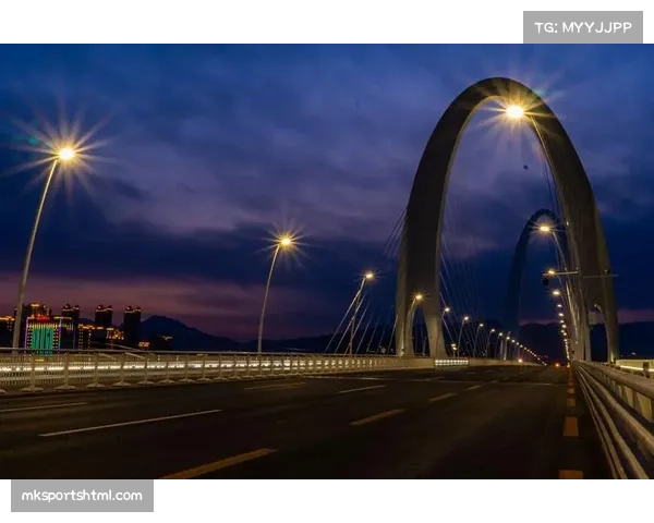 首钢园冰球馆总建筑面积24366平方米，冰篮转换技术实现多功能复用